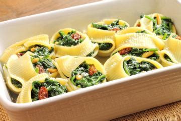 Pasta Ripiena Di Spinaci Uvetta E Pinoli La Ricetta Per Preparare La