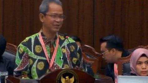 Guru Besar Hukum Administrasi Sebut Pencalonan Gibran Rakabuming Tidak