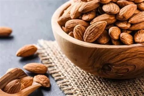 Inilah Kandungan Gizi Dan Cara Membuat Kacang Almond Panggang Yang