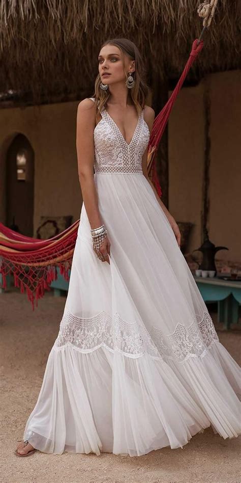 Boho Wedding Dresses Looks For Free Spirited Bride Faqs Wedding