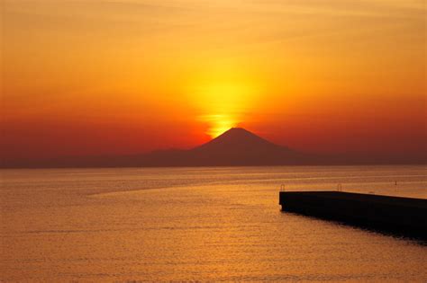 絶景を見に行こう♪ 一面が真っ赤に染まる、関東の”夕日”スポット キナリノ