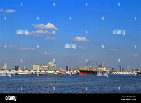 Ocean Liners Hi Res Stock Photography And Images Alamy