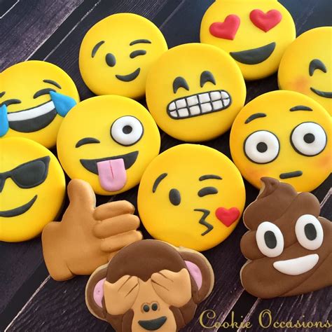 Emoji Cookies Cookieoccasions Biscoitos Decorados Bolo De Emoji