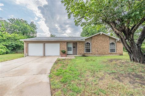 201 Shire Ct Everman Tx 76140 Zillow