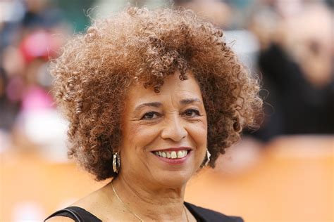 Angela Davis Les Grands Moments De Sa Vie Militante Vanity Fair