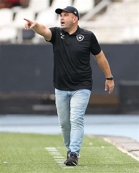 Carlos Leiria Analisa Derrota Na Estreia Do Botafogo E Lamenta