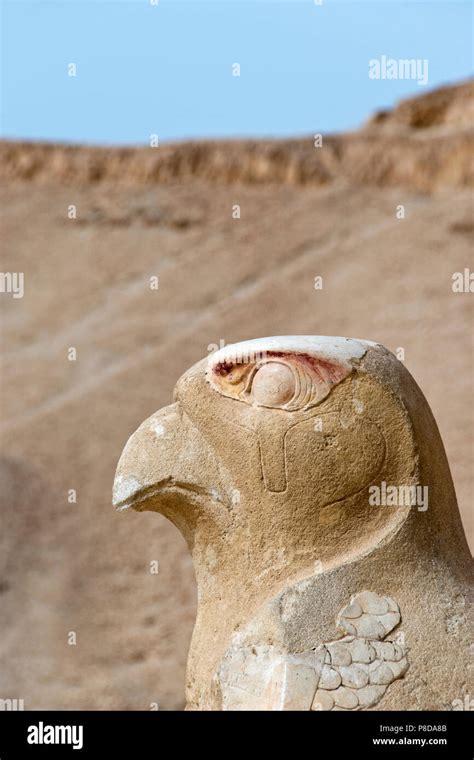 Luxor pharao horus Fotos und Bildmaterial in hoher Auflösung Alamy