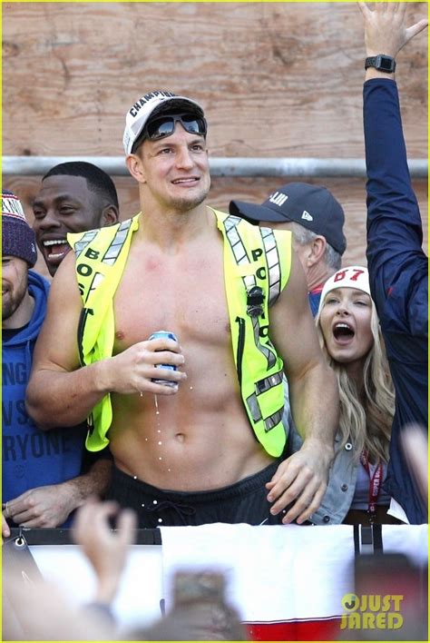 Patriots Rob Gronkowski Strips Down To Show His Abs During Super Bowl