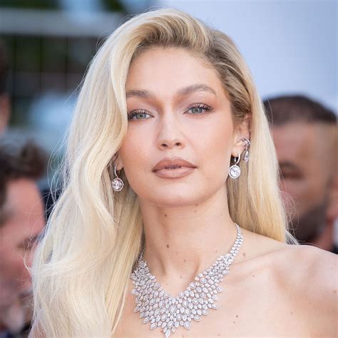 Gigi Hadid Flaunts Her Curvy Figure In A Skin Tight Dress—after Reports