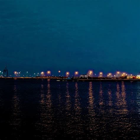 harbor port light  photo  pixabay