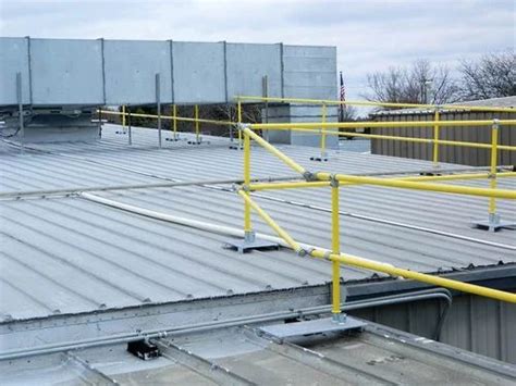 Good Roof Safety Railing Systems | Railing Design