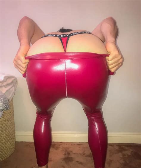Big Ass Slut Showing Off In RED PVC BOOTS 26 Nude Pics XHamster
