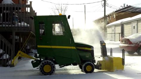 John Deere X300 Whit Snowblower In Action Youtube