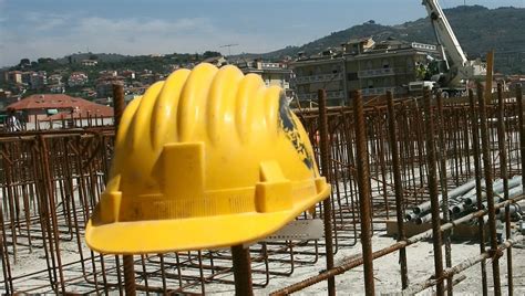 Incidenti Sul Lavoro Un Altra Giornata Nera Due Morti E Due Feriti