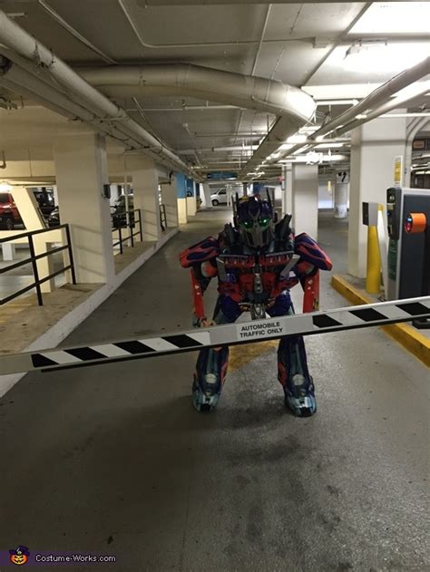 Optimus Prime Adult Costume | Coolest Cosplay Costumes - Photo 4/5