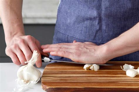 How to Crush Garlic: Master this Easy, Essential Technique