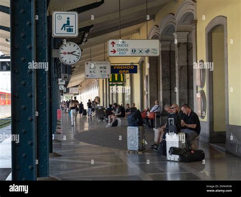 Zelezniska Postaja Ljubljana Fotos Und Bildmaterial In Hoher