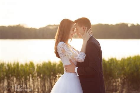 Fotografia ślubna Poznań plenerowa sesja ślubna w Arboretum w Kórniku