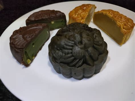 Mooncake Chinese Dessert Pastry Sweet Asia Stock Image - Image of sweet ...