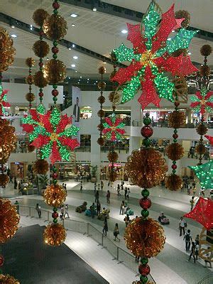 Scant Christmas Decorations in Shopping Malls | Xmas decorations ...