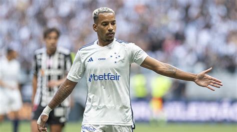 Matheus Pereira Est A Um Passo De Se Tornar A Pe A Chave Do Cruzeiro