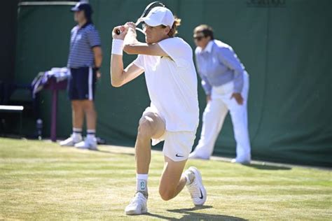 Tennis Jannik Sinner Carte Zhizhen Zhang Et Rejoint Hubert Hurkacz