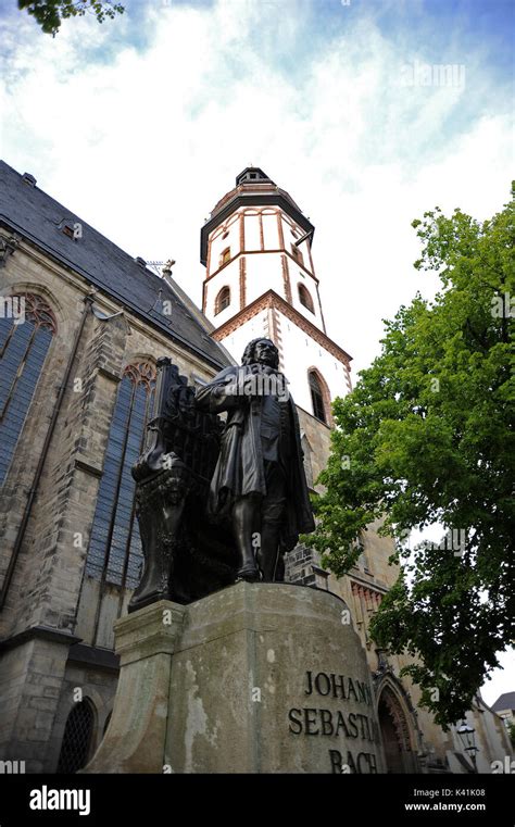 Thomaskirche And Statue Of Johann Sebastian Bach Leipzig Stock Photo