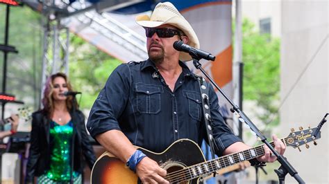 Watch Today Excerpt Country Singer Toby Keith Reveals Stomach Cancer