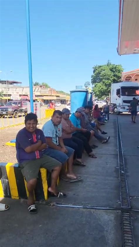 Transportistas Bloquean En Un Surtidor De La Zona De La Cuchilla Por