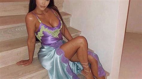 Kim Kardashian Rebozada En Mascarillas Ense A Su Tratamiento De