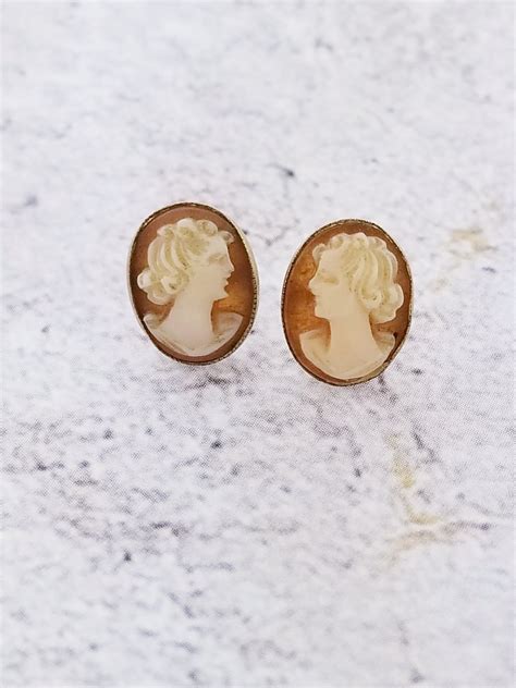 14k Yellow Gold Vintage Cameo Stud Earrings Etsy Canada