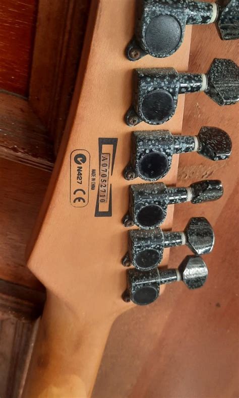 Ibanez Gio N427 Floyd Rose Hobbies And Toys Music And Media Musical