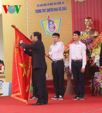 Phan Boi Chau Gifted School, Nghe An province granted Labor Hero title