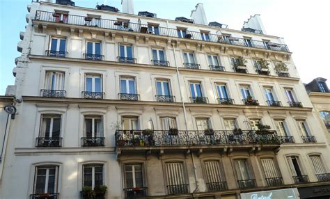 62 Rue De Turenne Paris S L R