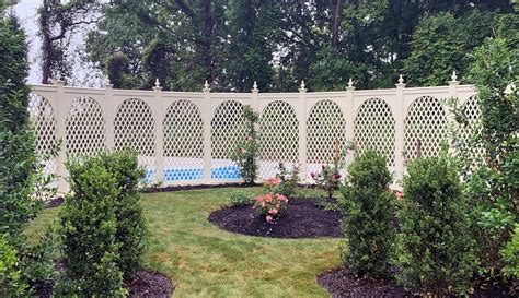 Custom Lattice Panel Garden Structure | Walpole Outdoors