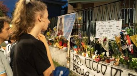 Omicidio Cologno Dolore Alla Fiaccolata Per Sofia Castelli