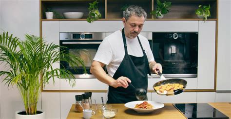 Paste Rigatoni Amatriciana O Re Et De Cinci Stele Un Deliciu