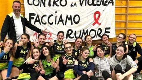 Volley Terza Divisione Il Ceriano Festeggia La Vittoria Con Un