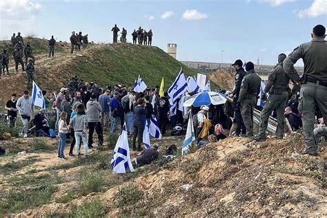 Its Going Directly To Hamas At Kerem Shalom Protesters Block Aid