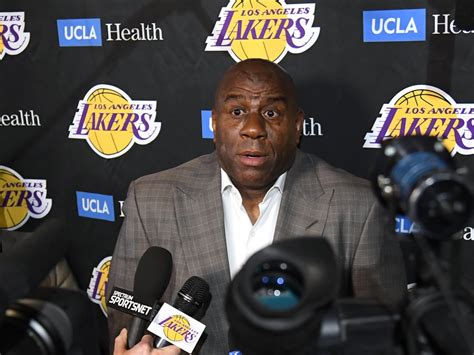 Arriba 114 Imagen Magic Johnson Coach The Lakers Abzlocalmx