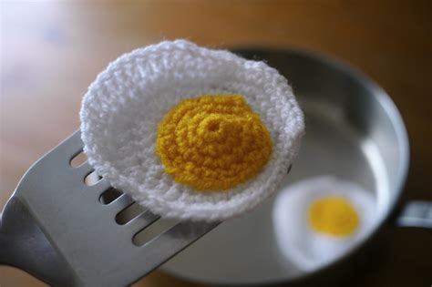 Frizzle Circle: Crochet food