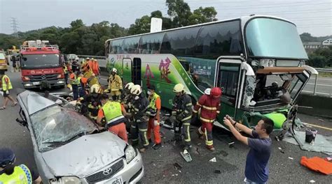 國三遊覽車與轎車擦撞釀4死22傷 運安會將立案調查 社會 自由時報電子報