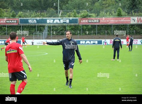 Hier Gehts Lang Julian Schuster Verbindungstrainer SC Freiburg Gibt