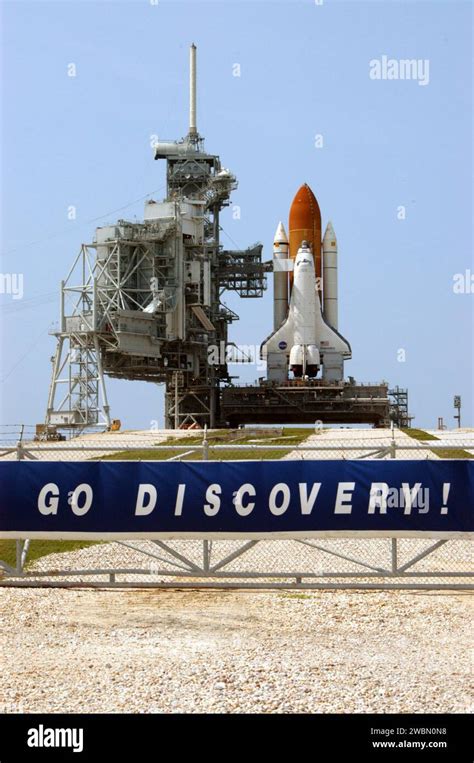 Kennedy Space Center Fla On Launch Pad 39b Space Shuttle Discovery