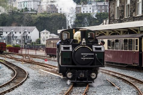 Solve Ffestiniog Railway 29 04 2014 Iarll Meirionnydd Returning To