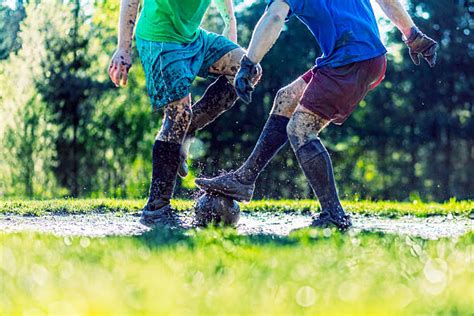 Best Muddy Football Players Stock Photos Pictures And Royalty Free