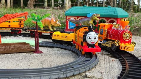 Mencari Dan Merakit Mainan Kereta Api Thomas And Friends Nia Kereta