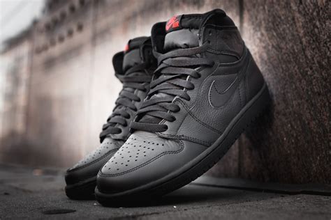 Air Jordan 1 High Retro Og Premium Triple Black Under Retail