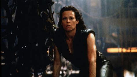 Most Rewatchable 90s Sci-Fi Films, Ranked