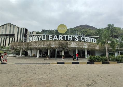 Visiting The World S Largest Bird Sculpture Jatayu Jatayu Earth S